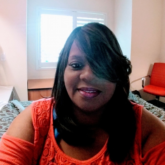 Meet your Posher, Dena - Picture 1 of 1